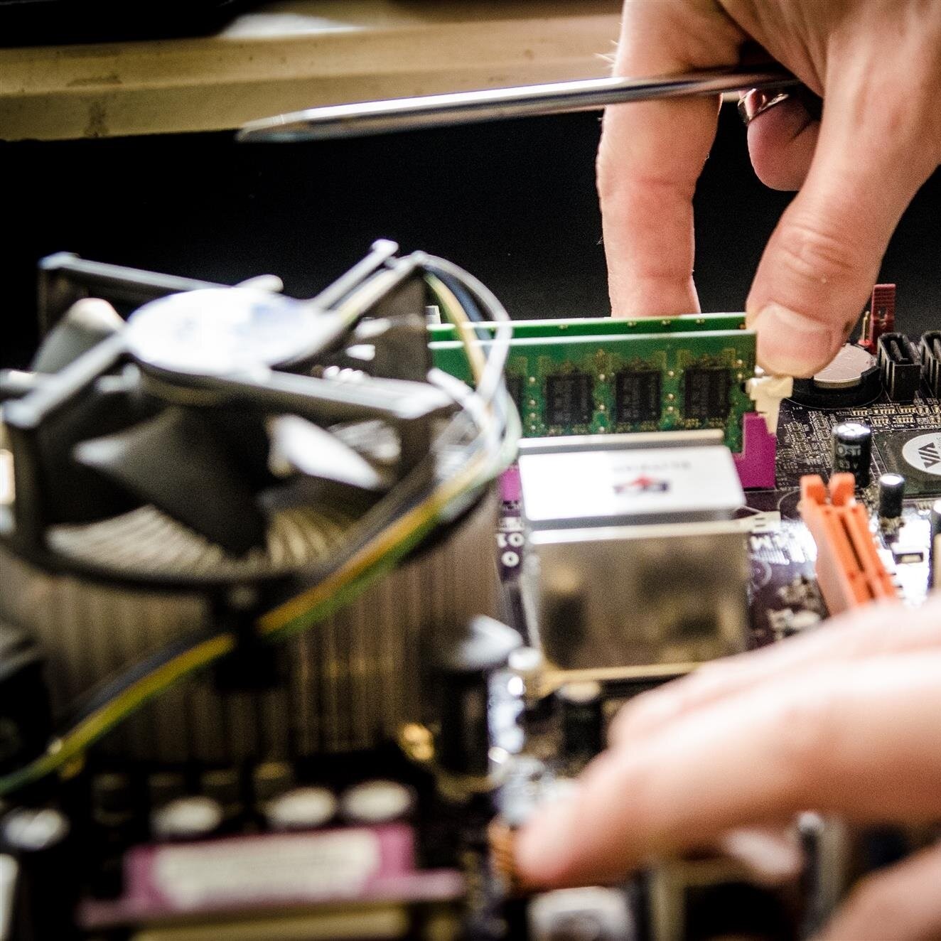 PC/Tech Premium Boutique Image